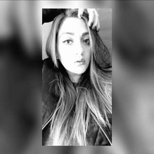 Meet your Posher, Daniela